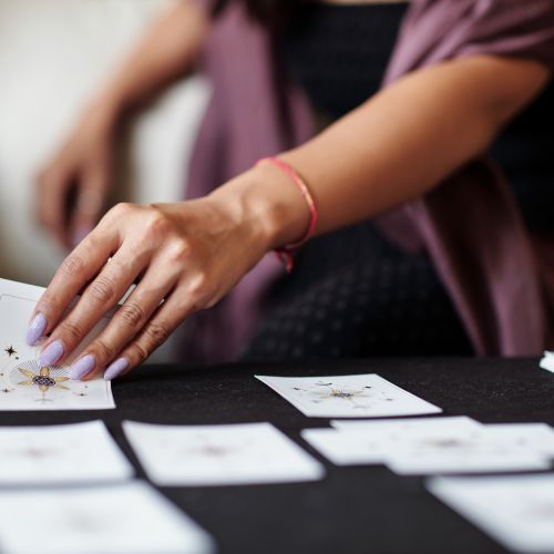 Die Vorhersagen für 2023, Zeichen für Zeichen, mit dem Tarot.